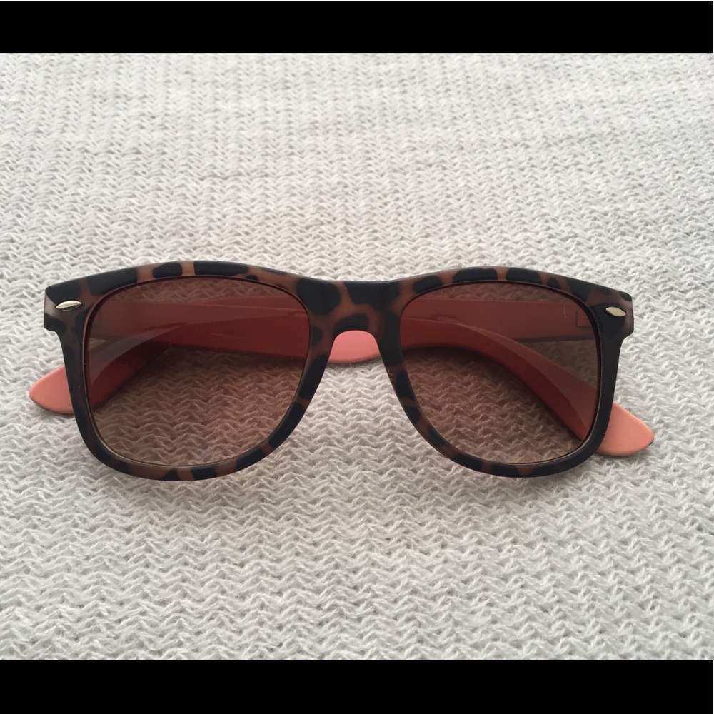 Pink Cheetah Print Sunglasses